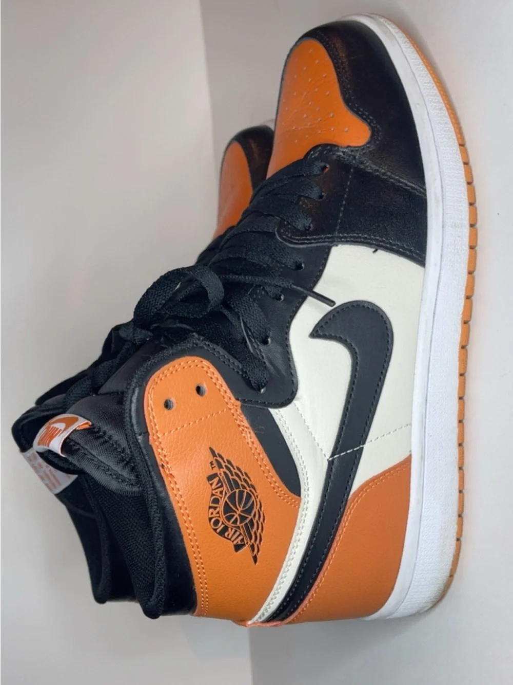 Nike Air Jordan 1 Mid Orange/Black